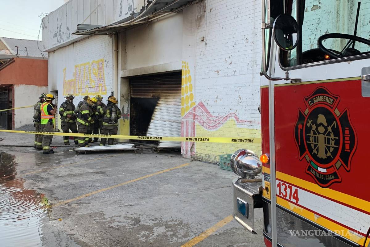 Dos monjas vuelcan en carretera Monclova-Saltillo; una está grave