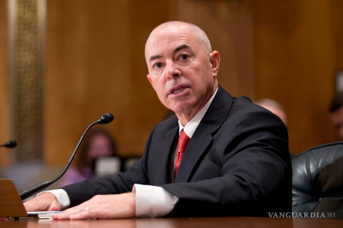 Senado de EU confirma a Alejandro Mayorkas como secretario de Seguridad Nacional