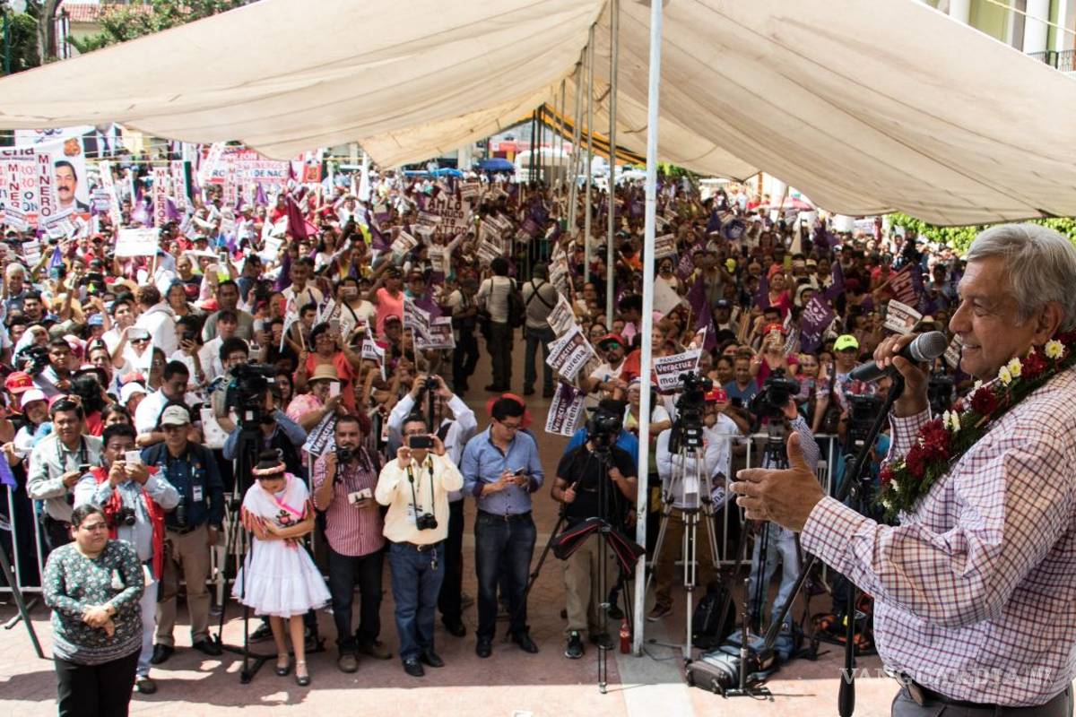 Tras desplegados en la prensa, anuncia AMLO reunión con Coparmex