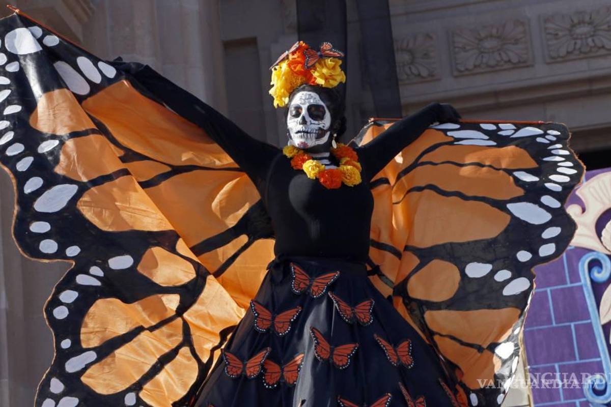 $!Las festividades por el Día de Muertos se juntan con las de la Mariposa Monarca.