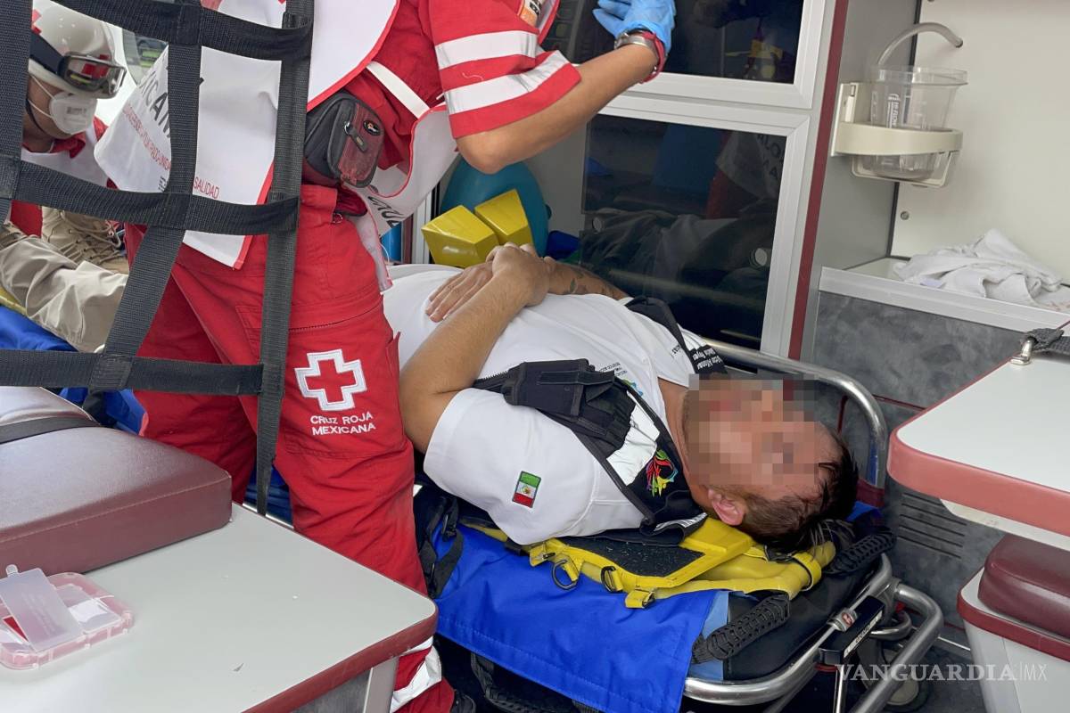 Acelerado motociclista derrapa y se estrella con camioneta al sur de Saltillo