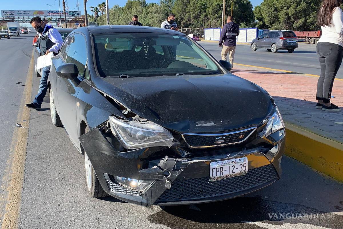 Conductor que manejaba a exceso de velocidad, provoca choque múltiple en la carretera Saltillo-Monterrey