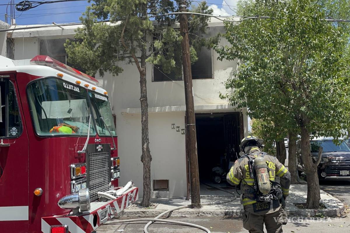 Alarma a vecinos incendio en colonia Los Arcos de Saltillo