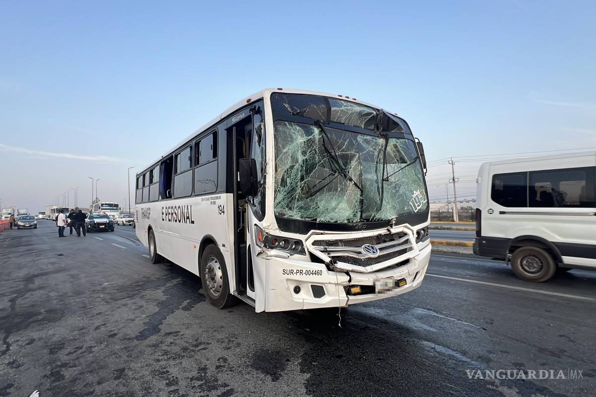 Choque en la Saltillo-Monterrey deja cuatro heridos y un tráiler fugitivo