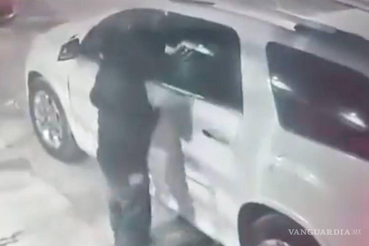 Cámara de seguridad capta a ‘abrecoches’ en Saltillo (video)