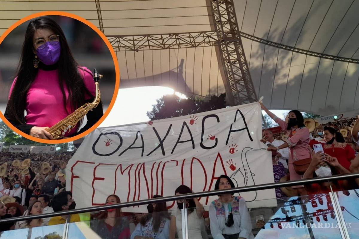 “Oaxaca Feminicida”, protesta saxofonista María Elena Ríos en la Guelaguetza; fue reprimida