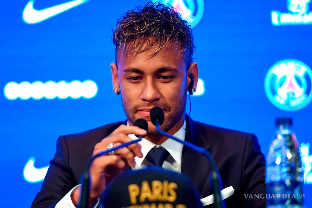 Neymar acepta pagar multa fiscal en Brasil