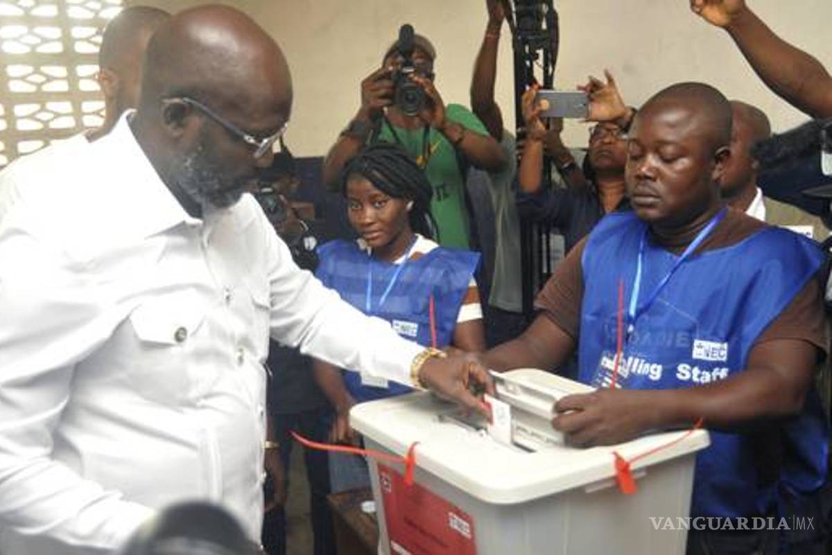 George Weah, de estrella del fútbol europeo a Presidente de Liberia