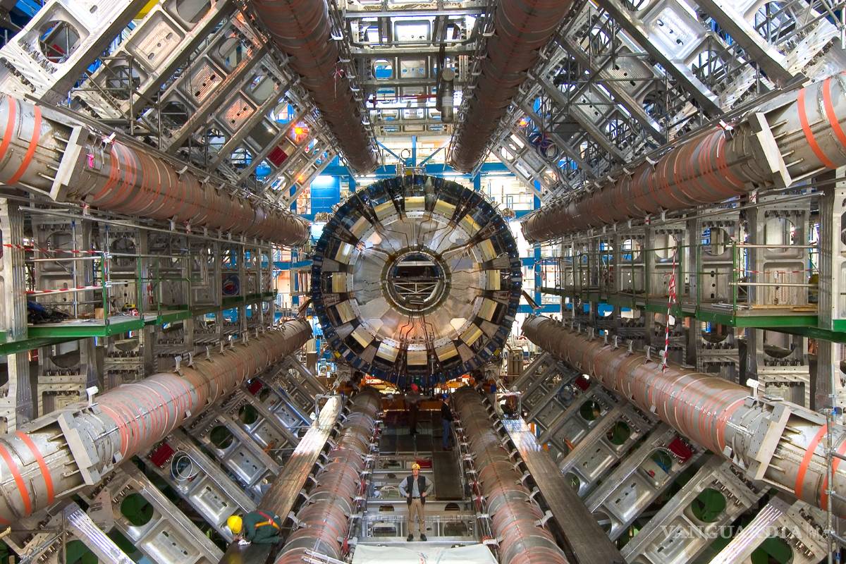 Físicos, a la caza de partícula aún más grande que el bosón de Higgs