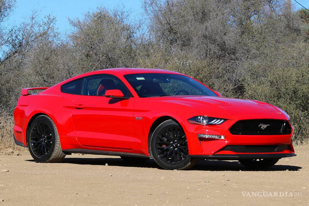 Ford podría lanzar un Mustang de 4 puertas