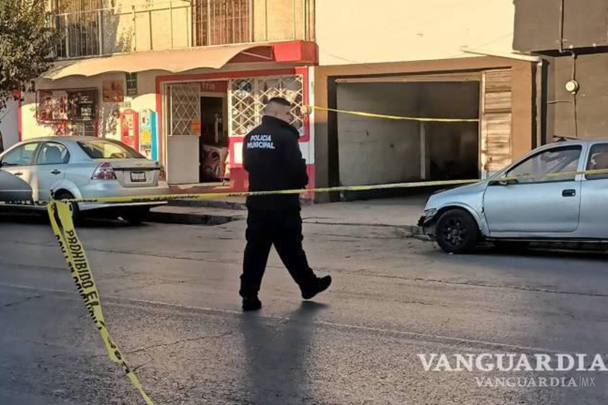 Sale del hospital Dariela tras ser lesionada con arma en reunión, donde hombre se quitó la vida