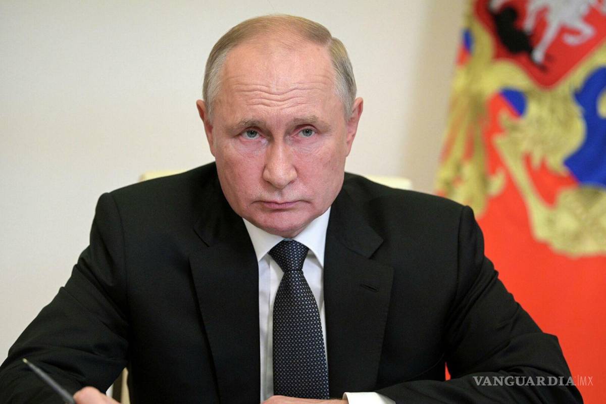 Es “monstruoso” enseñar a niños que pueden cambiar de género, sentencia Putin