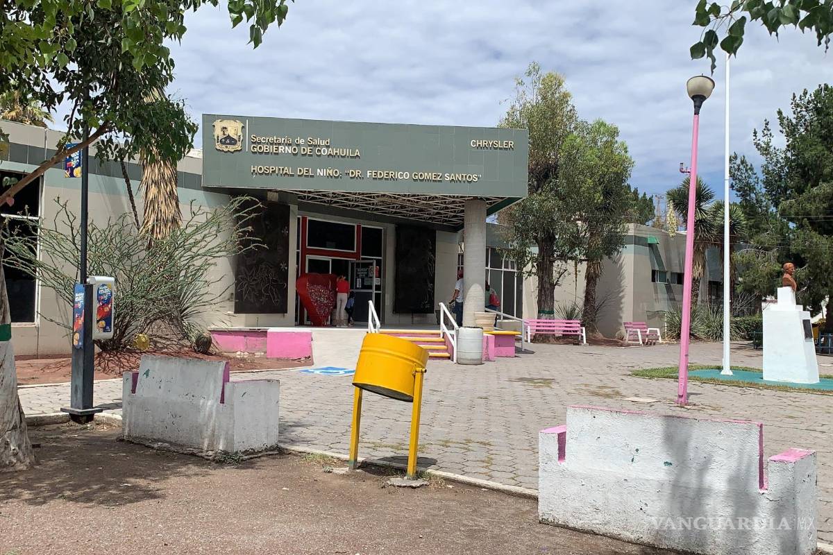 Mejora salud de niña golpeada con un martillo por su padre en Saltillo; ya se comunica con señas y habla poco