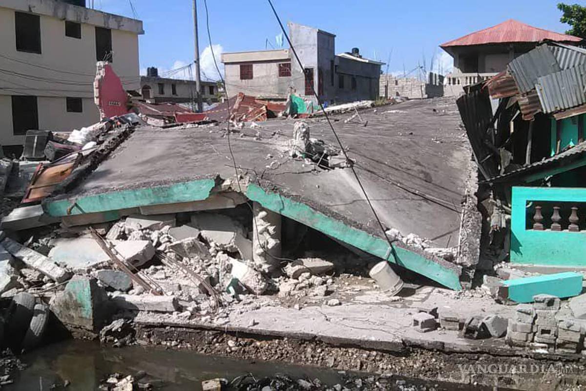 Abre SRE línea de teléfono para mexicanos tras terremoto en Haití