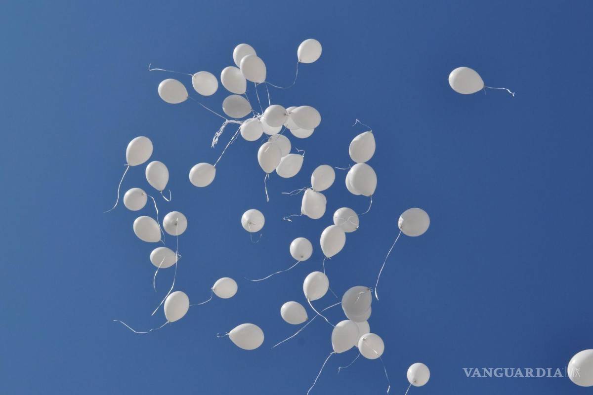 Entre lágrimas y gritos de justicia, dan el último adiós a Brisa Izela en Nueva Rosita