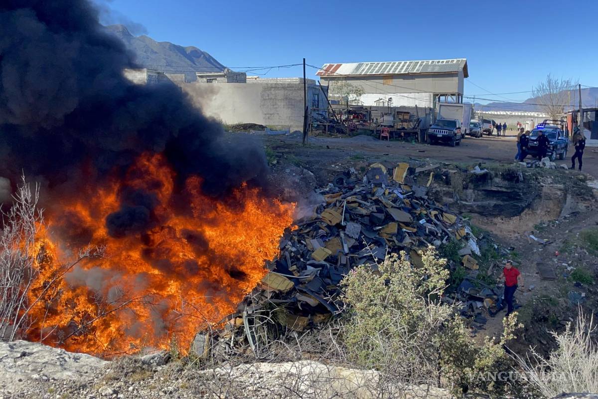 Queman basura acumulada y provocan incendio en arroyo de Saltillo