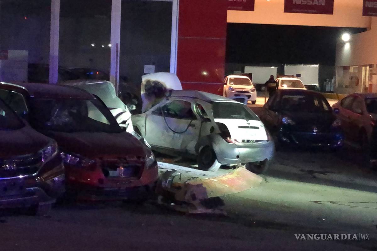 Muere hombre tras chocar contra autos de agencia al norte de Saltillo