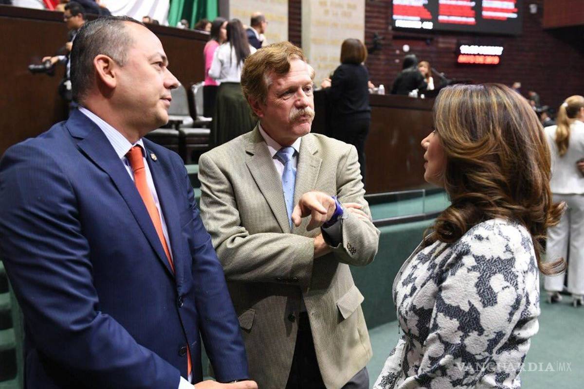 Diputados del PAN abandonan sesión por Reforma Educativa en San Lázaro