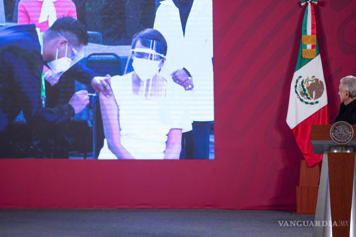 AMLO celebra 90 por ciento de vacunación contra COVID-19 en mayores de 18 años