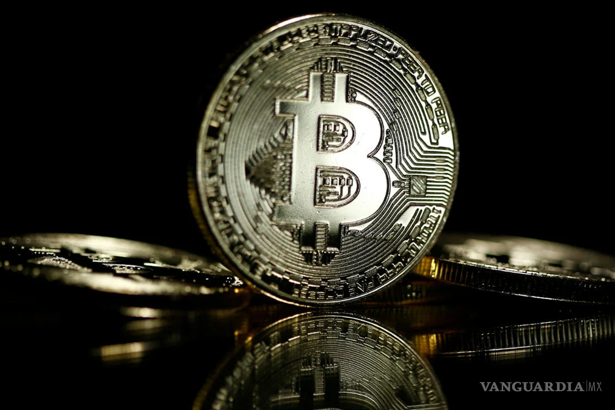 Ataques a Israel derrumban al Bitcoin, pierde 7.9% en una jornada