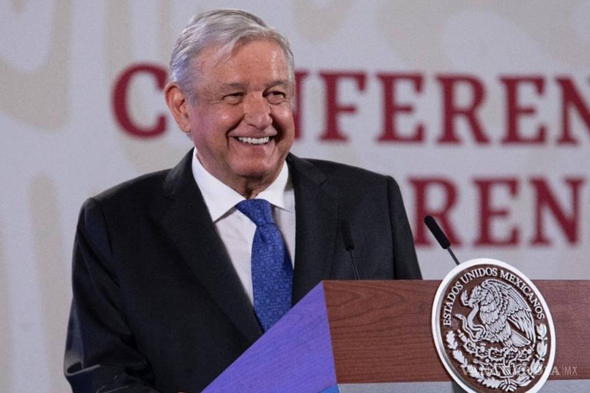 'Que no lo quieran acaparar': AMLO propone a FRENAAA compartir Zócalo con otros manifestantes