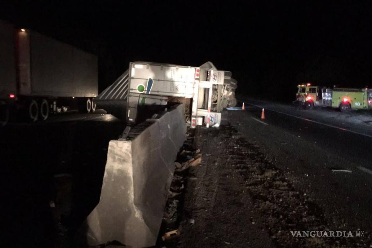 Doble accidente de tráileres provoca caos en Los Chorros