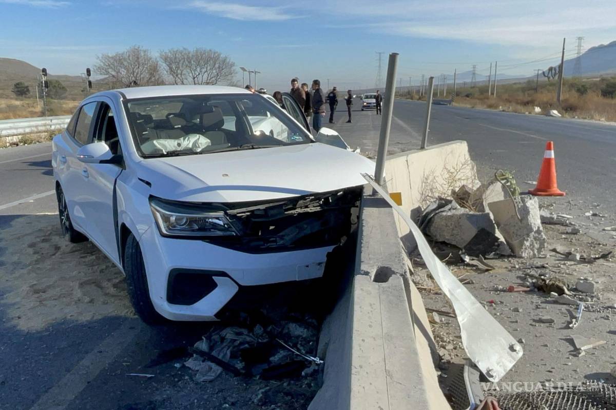 Exceso de velocidad provoca choque contra muros de contención en la Saltillo-Zacatecas