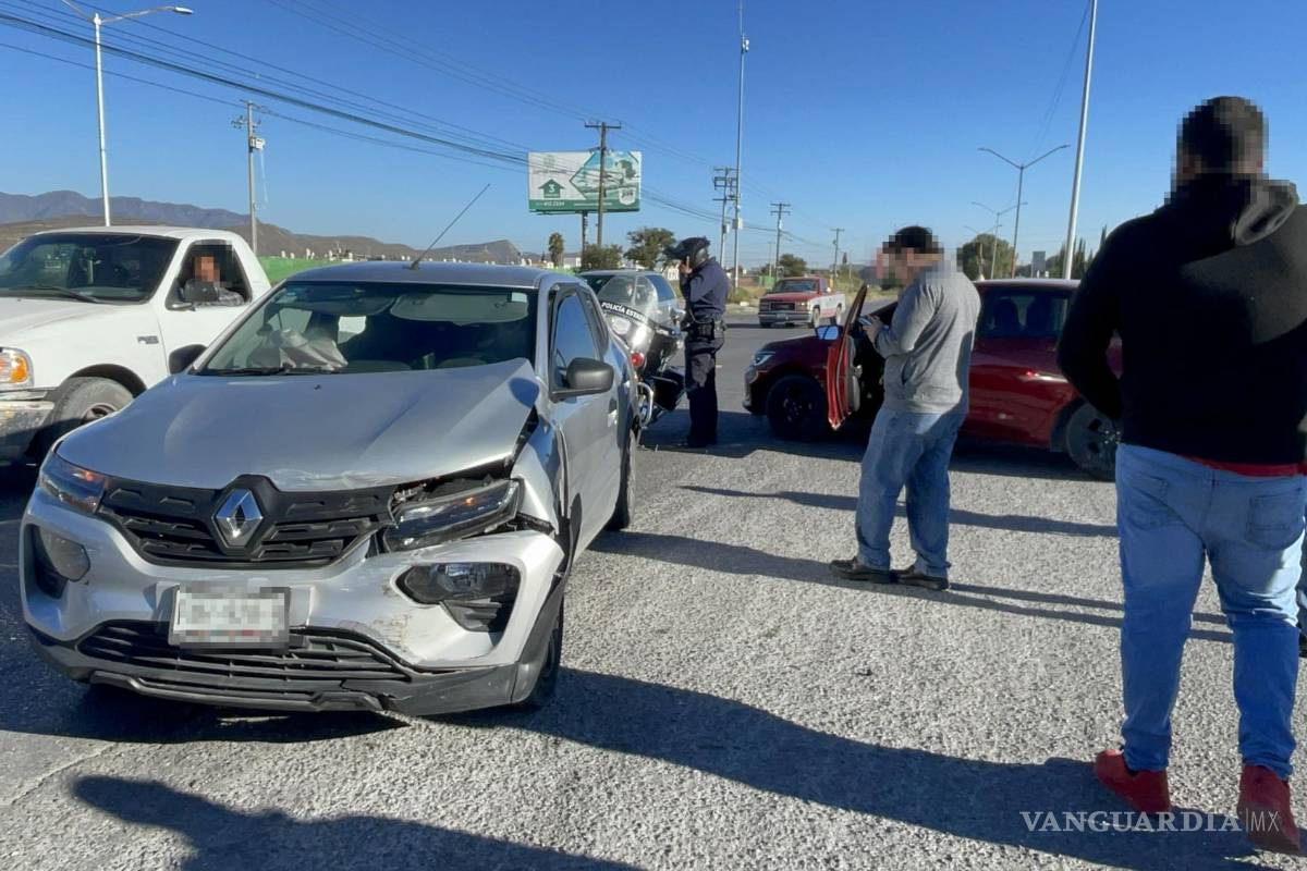 Conductora se incorpora sin precaución y causa accidente al sur de Saltillo