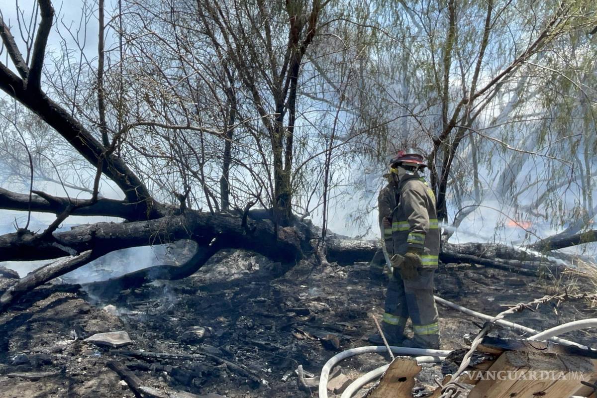 Incendio en baldío moviliza a bomberos y autoridades en Saltillo