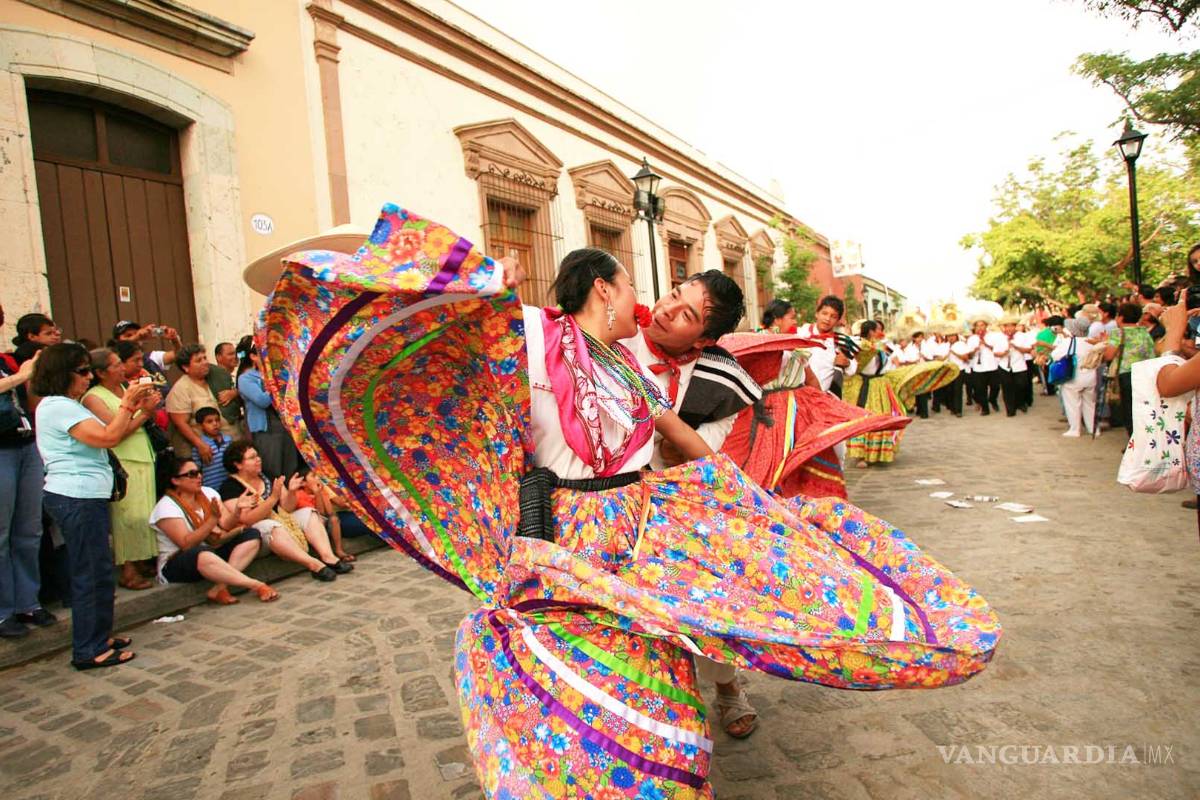 CNTE amaga con boicotear la Guelaguetza