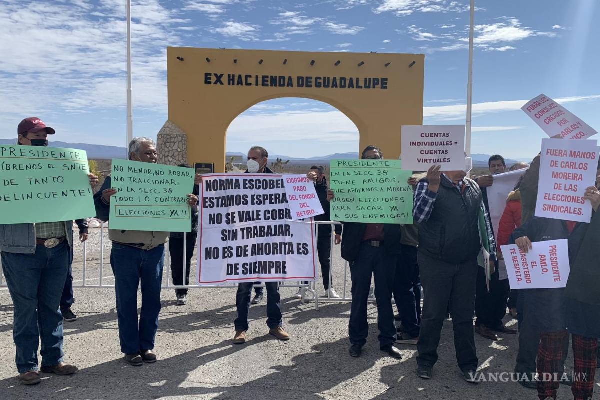 Ex docentes y ejidatarios piden a AMLO apoyo en Ramos Arizpe