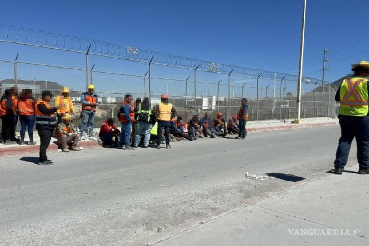 $!Los trabajadores que resultaron lesionados fueron atendidos en el lugar antes de recibir atención médica adicional.