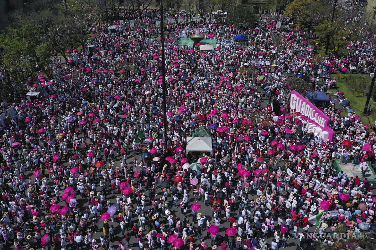 Así toman las calles y plazas miles de mexicanos para defender al INE (Fotos)