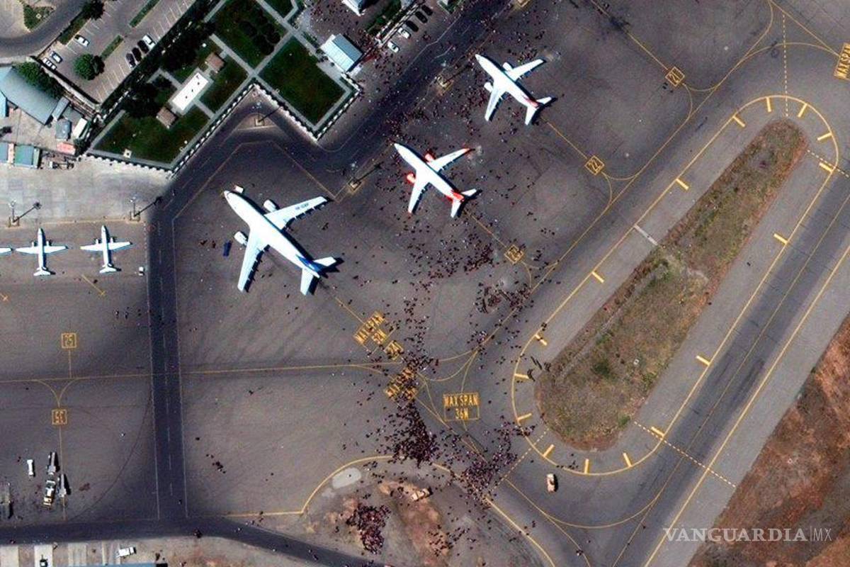 Reactivan vuelos nacionales en aeropuerto de Kabul tras salida de EU