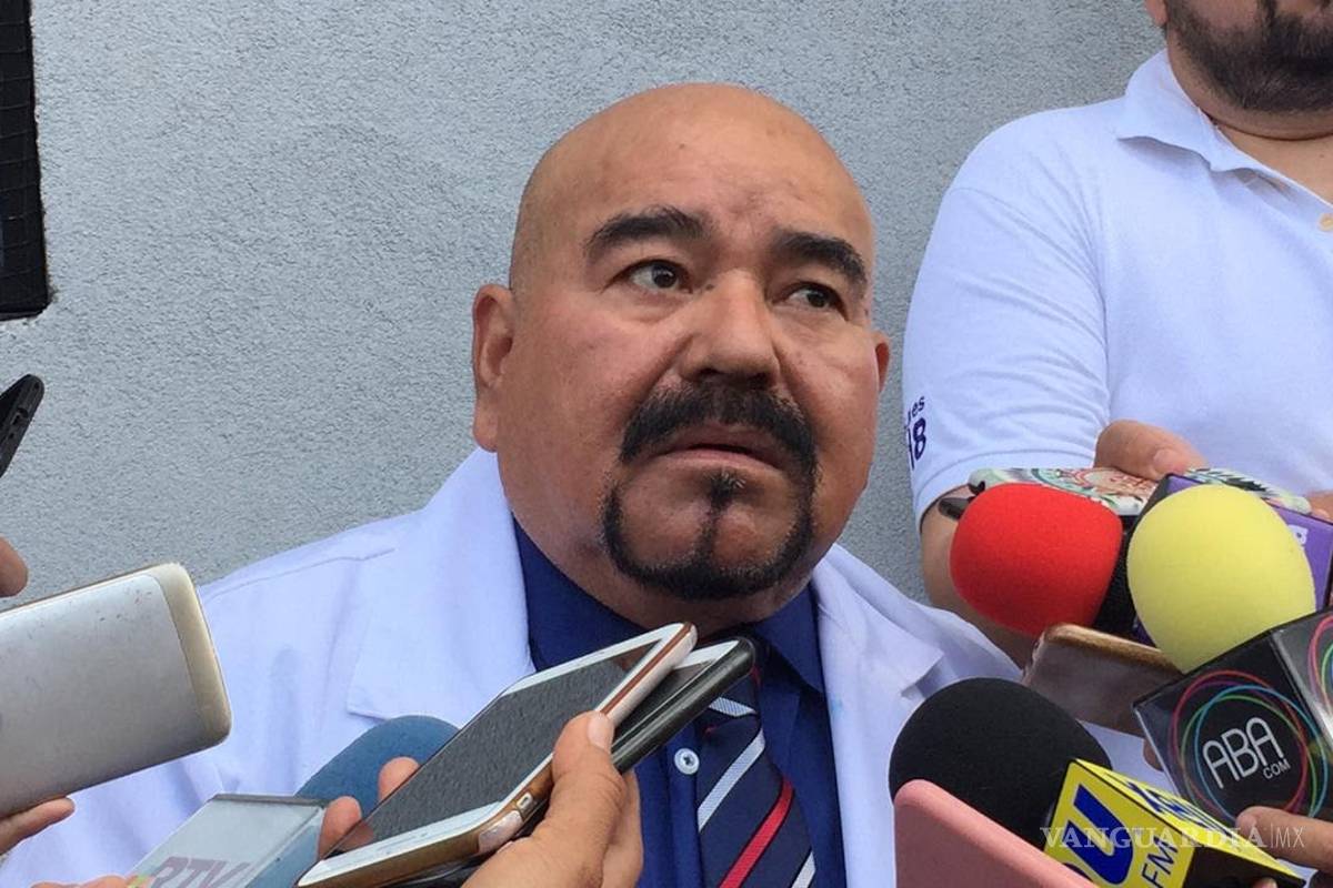 'Ningún chile les embona', secretario explota contra medios por críticas a compra de medicamentos