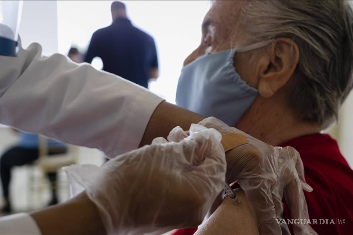 Vacunación de adultos mayores no iniciará el viernes: Ssa