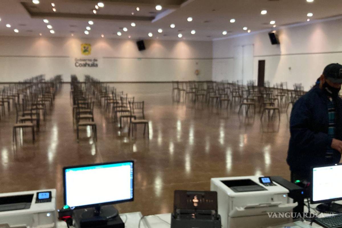 Tras días de caos para recoger placas en Saltillo, mega módulo luce vacío