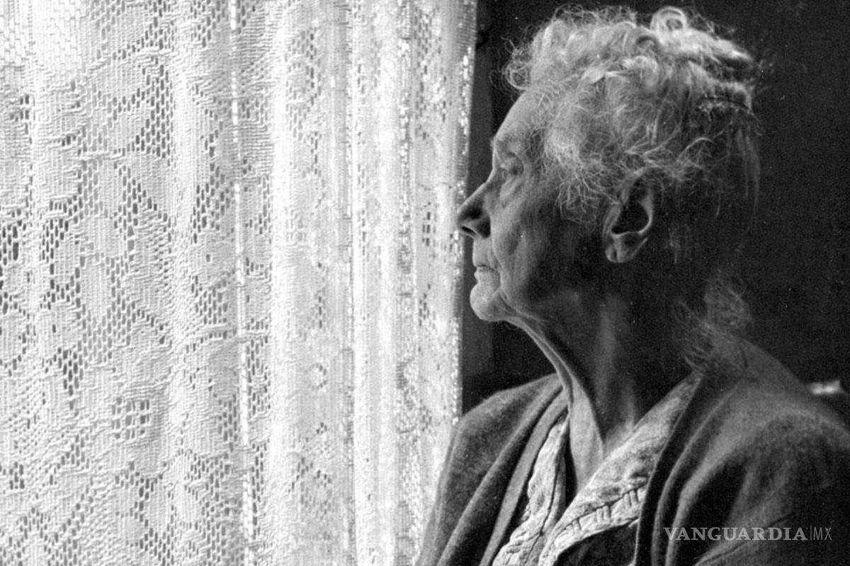 Acuña: Abandono agrava males de abuelos; a los físicos se suman la depresión y sus derivados