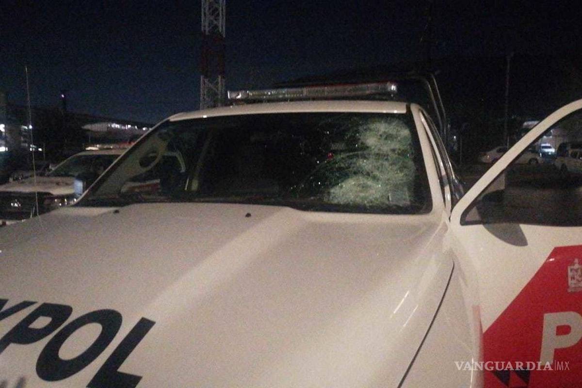 Policías apedreados al intervenir en baile masivo en Nuevo León