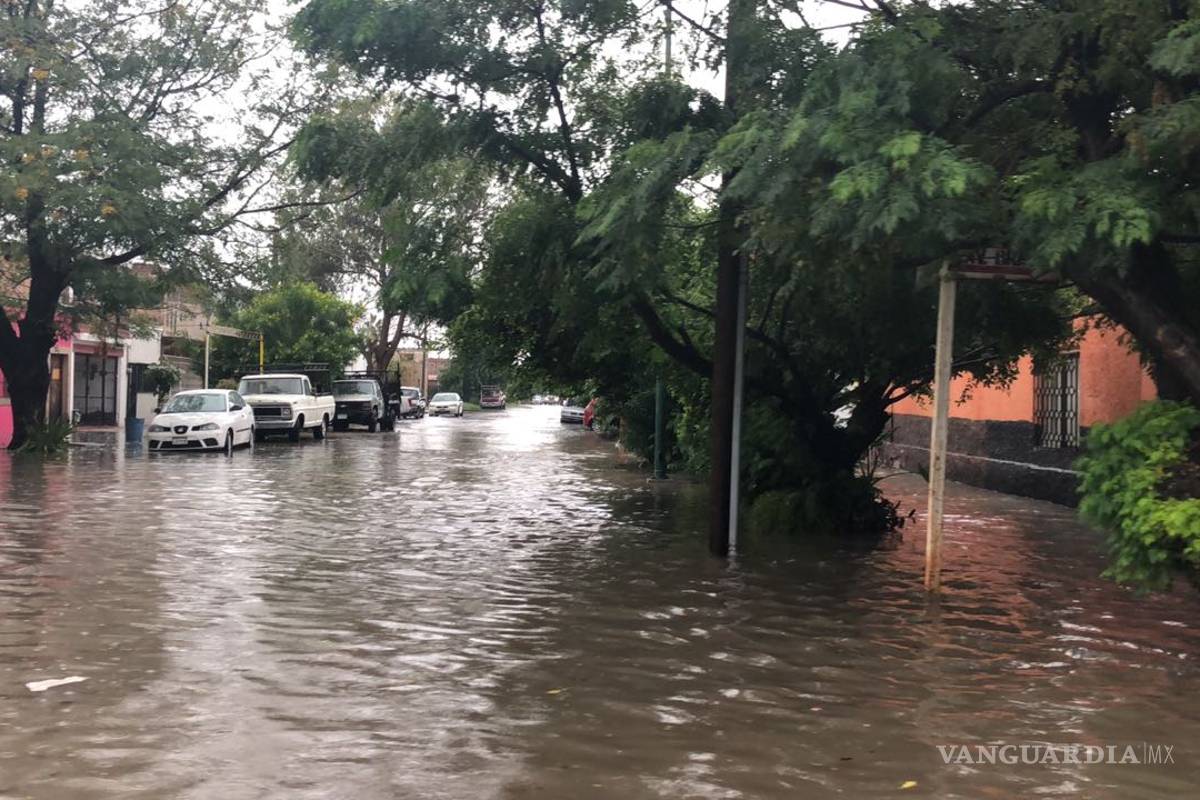 $!Intensas lluvias inundan de nuevo a Torreón, Coahuila