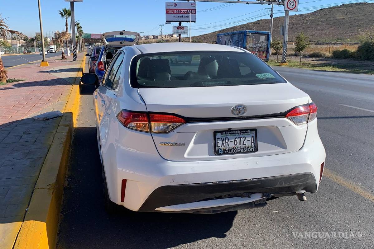 Conductor que manejaba a exceso de velocidad, provoca choque múltiple en la carretera Saltillo-Monterrey