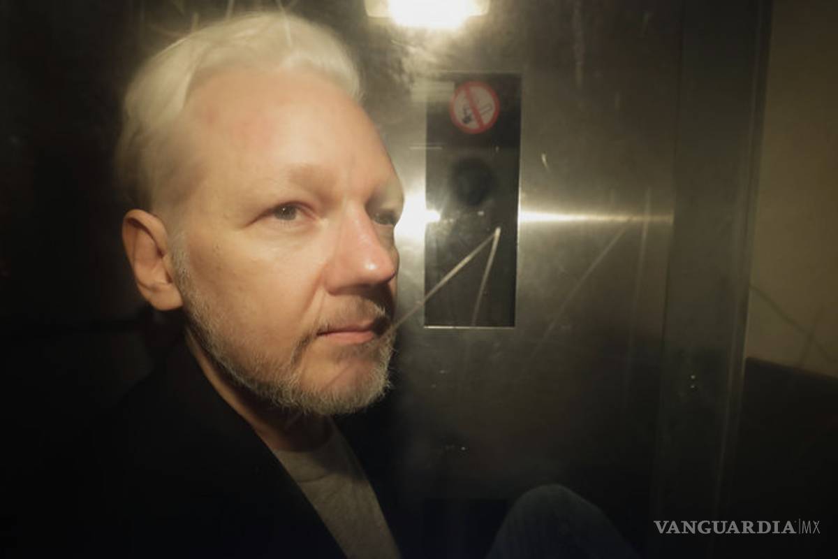 Assange será extraditado a EU: Mike Pompeo; ministro británico lo desmiente