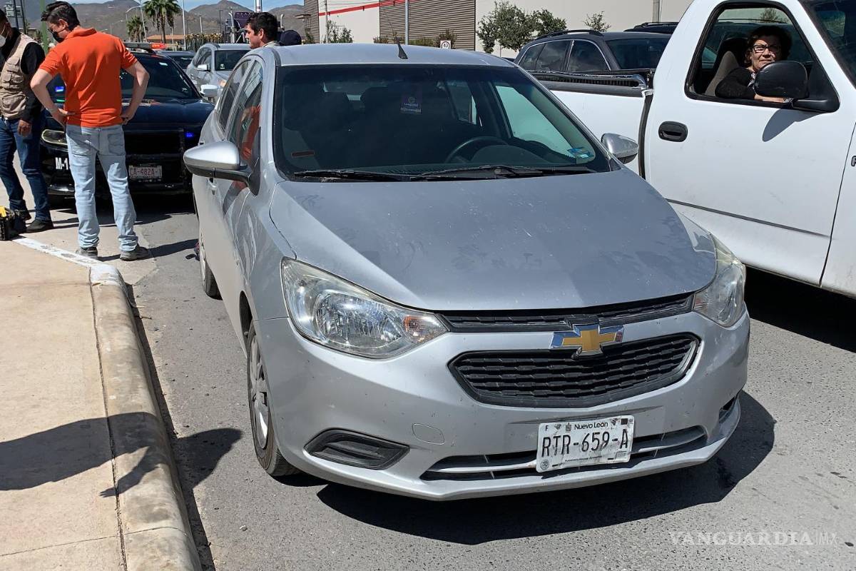 Extranjero atropella a vendedor al norte de Saltillo y huye