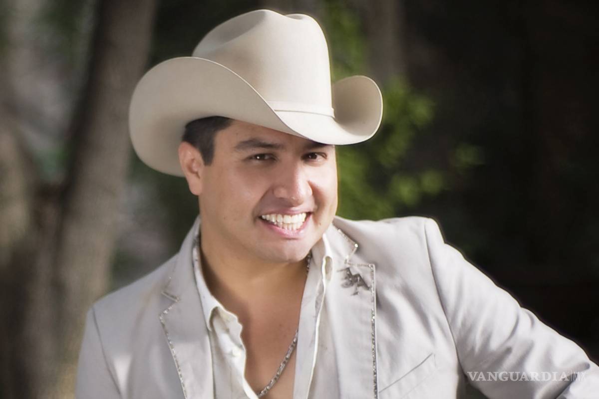 &quot;Una mujer que no sabe agarrar el trapeador, para mí no sirve&quot;: Julión Álvarez