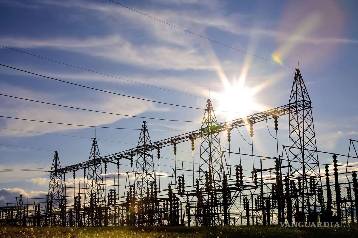 Hay espacio para bajar tarifas eléctricas en fin de año: CCE