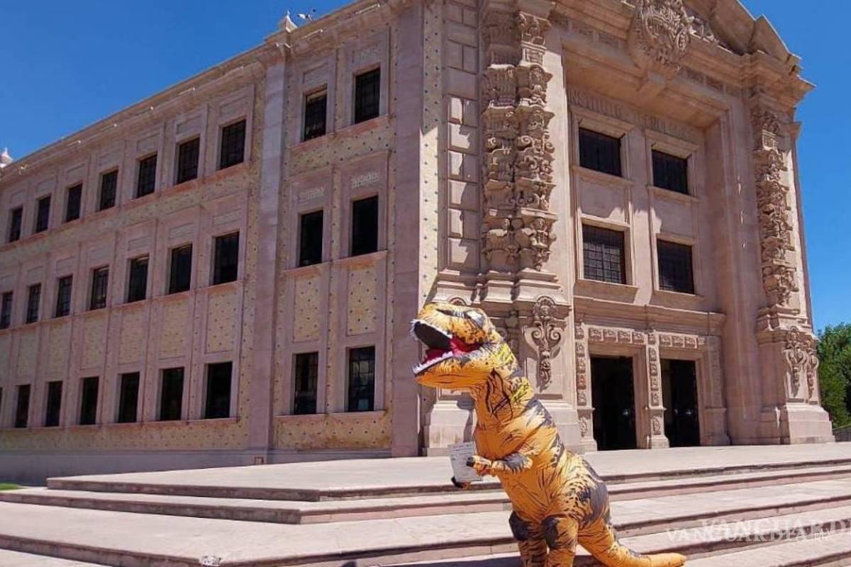 $!Abel decidió hacer algo fuera de lo convencional para recibir su título.