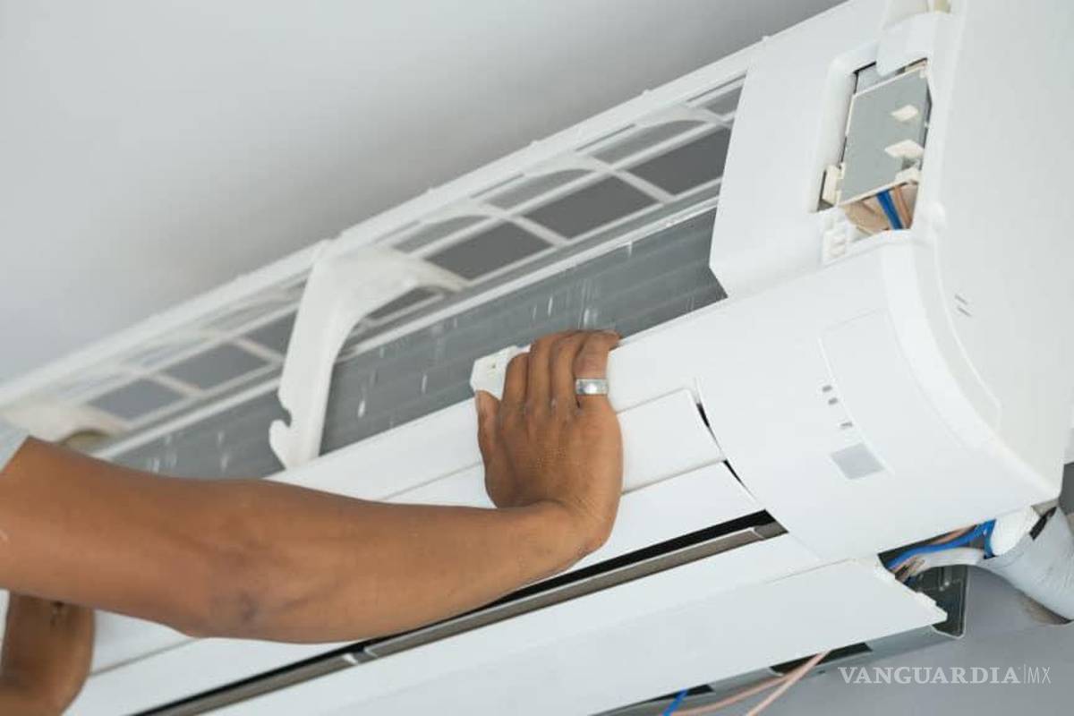 ‘Ya no enfría, pido 2 mil por él’: hombre vende Minisplit descompuesto en Torreón y se hace viral