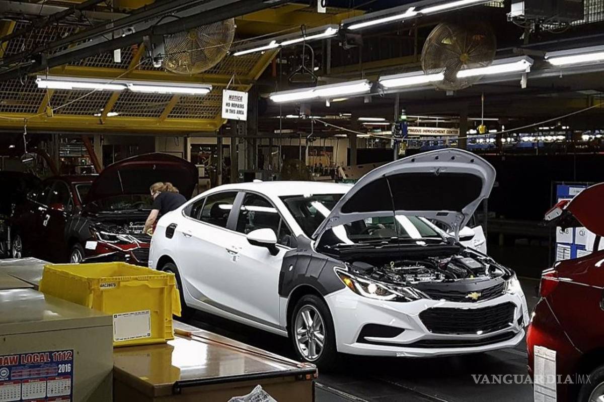 $!Ford y GM ya están perdiendo por no fabricar coches, no todos quieren SUV y se van con la competencia