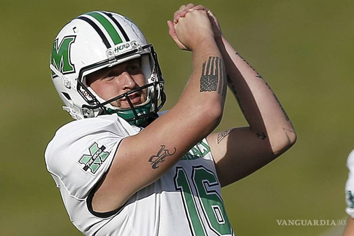 Pateador de Patriots se quitará tatuaje que apoya a organización ‘antigubernamental’