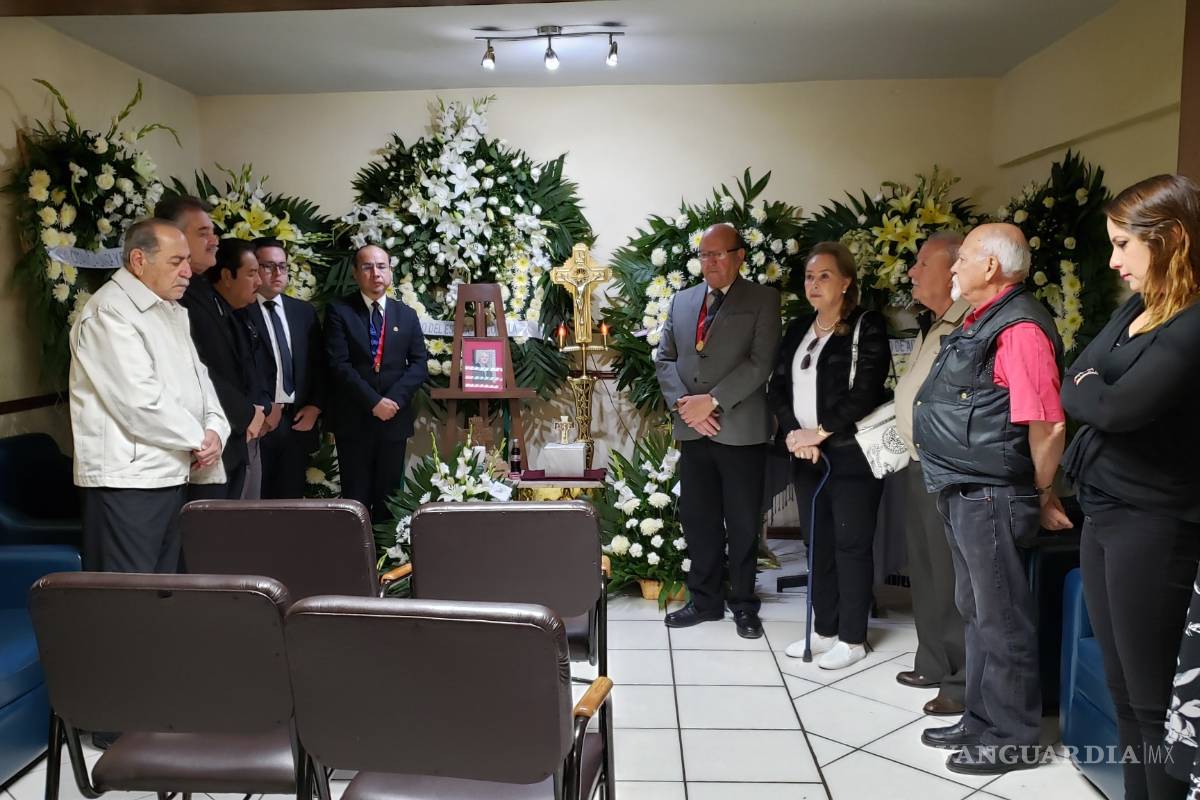 Montan guardia de honor en funeral de Álvaro Canales, historiador coahuilense